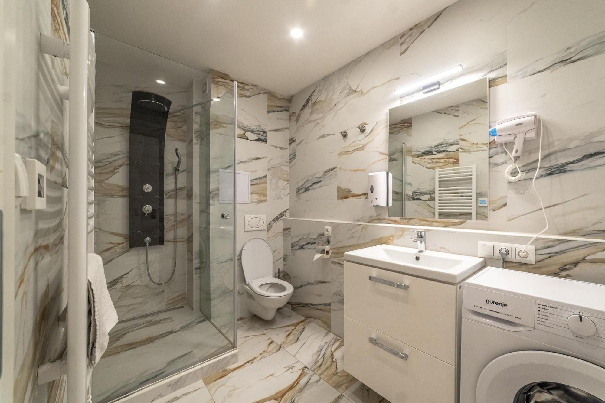 Ar Rezidencia Ludmanska Apartment โกชิเซ ภายนอก รูปภาพ